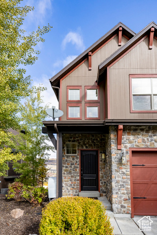 Photo 48 for MLS #2116119 at 924 W Abigail Dr