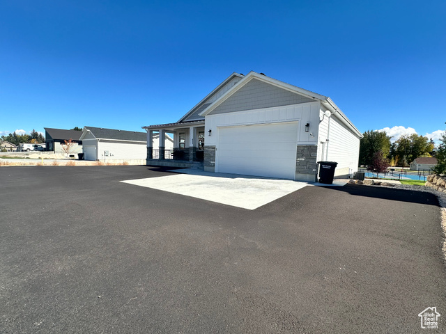 Photo 3 for MLS #2116121 at 600 S Stump Hollow Rd