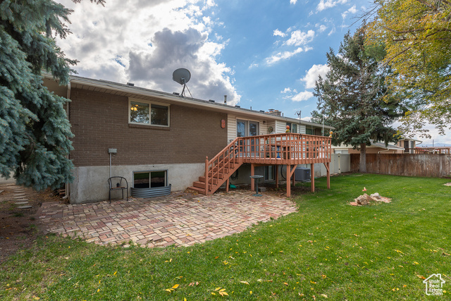 Photo 8 for MLS #2116126 at 1747 E Sugarloaf Dr