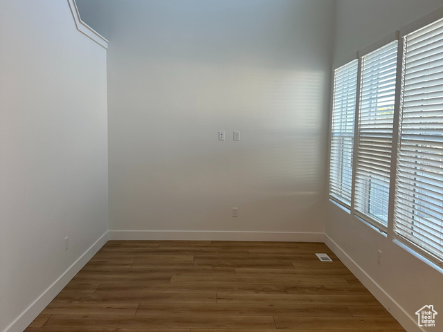 Photo 3 for MLS #2116136 at 285 E Vaughn Ln #13