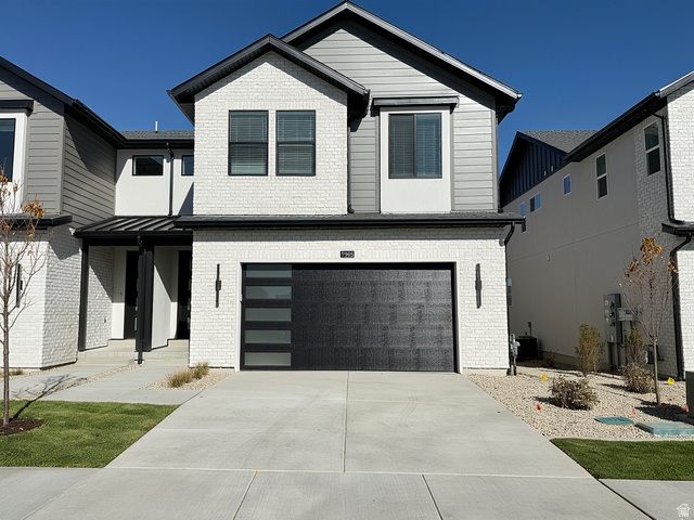 285 E Vaughn Ln #13
                     MLS #2116136