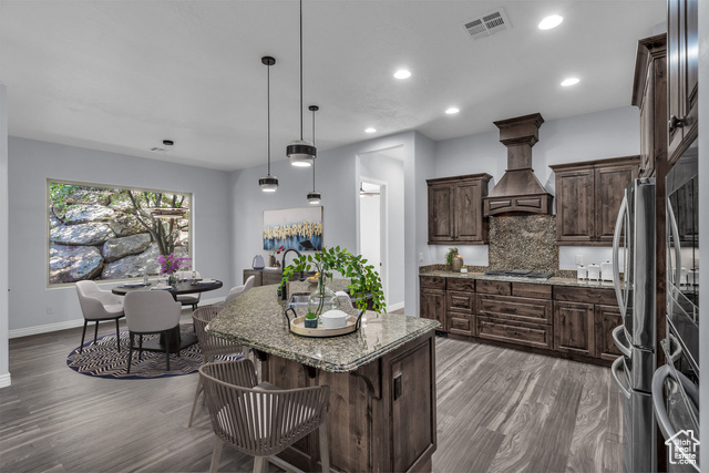 Photo 8 for MLS #2116137 at 587 E Amiata Way