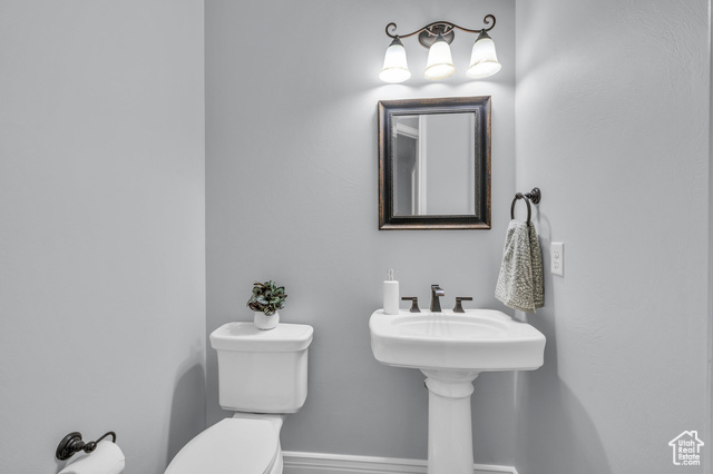 Photo 13 for MLS #2116137 at 587 E Amiata Way
