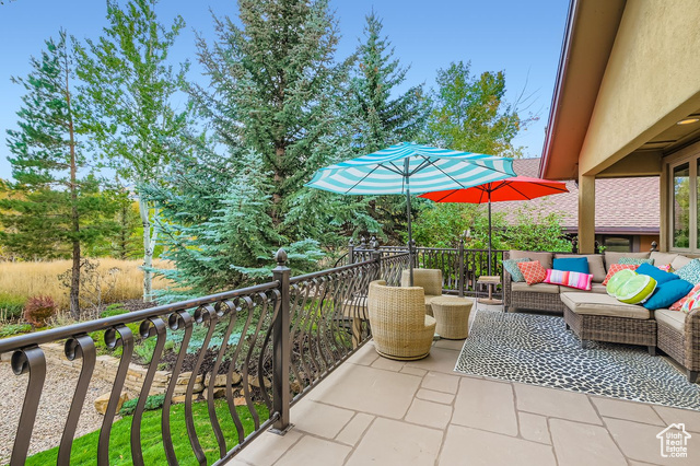 Photo 4 for MLS #2116163 at 1921 Roffe Rd