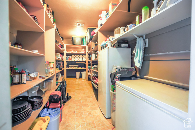 Photo 10 for MLS #2116164 at 826 N 1100 West Cir
