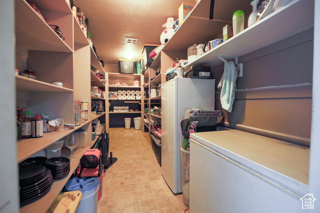 Photo 8 for MLS #2116164 at 826 N 1100 West Cir