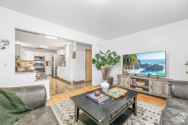 Photo 6 for MLS #2116166 at 409 W 5000 South