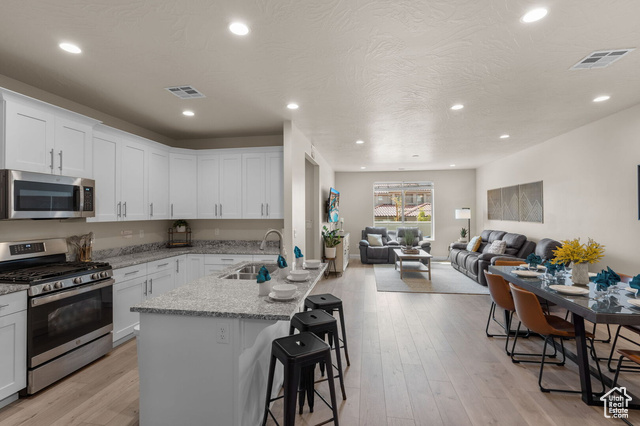 Photo 5 for MLS #2116174 at 1231 N Mistico Aly