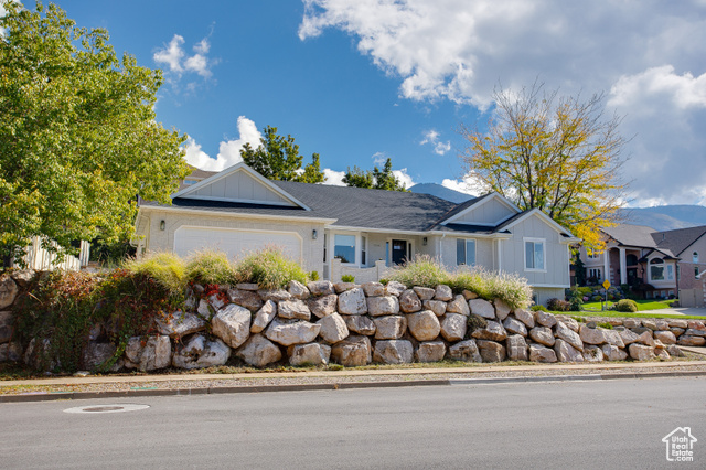 Photo 3 for MLS #2116180 at 1306 N Thornfield Rd