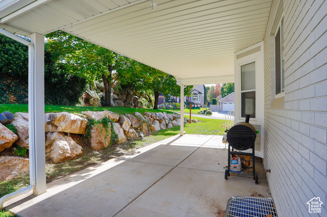 Photo 30 for MLS #2116180 at 1306 N Thornfield Rd