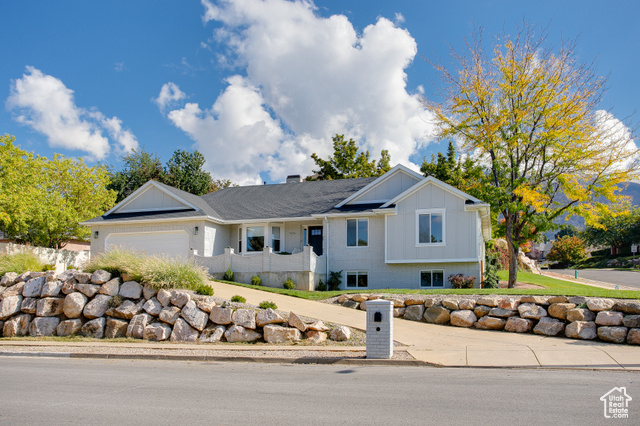 Photo 4 for MLS #2116180 at 1306 N Thornfield Rd