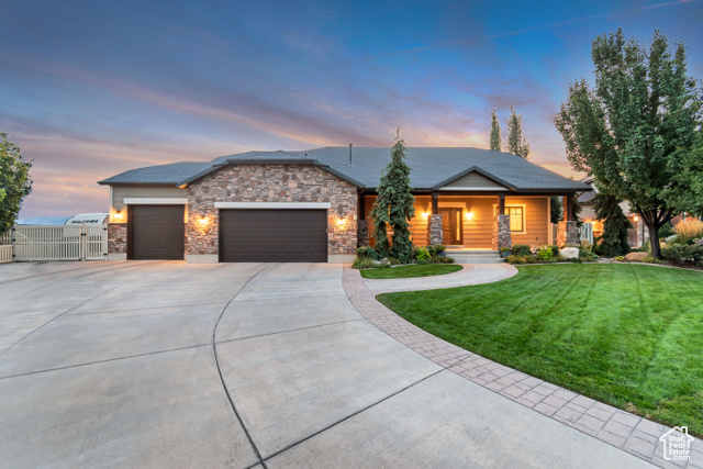 Photo 2 for MLS #2116188 at 697 W 1040 North