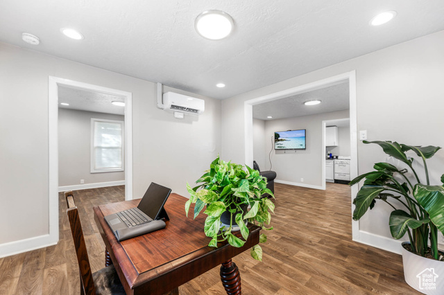 Photo 17 for MLS #2116191 at 264 E Southgate Ave