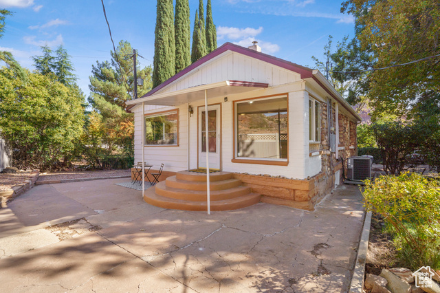 Photo 2 for MLS #2116201 at 336 E Main St