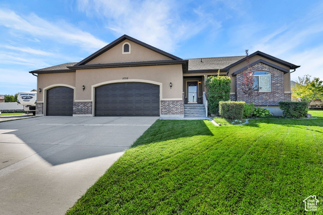 Photo 2 for MLS #2116227 at 5752 S Izapa Cv