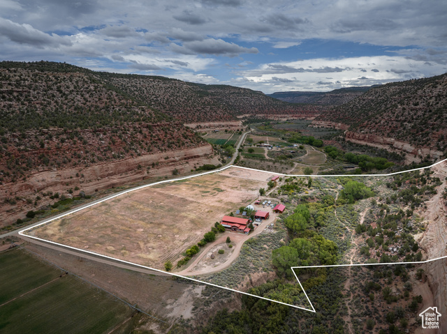 Photo 2 for MLS #2116232 at 1095 S Montezuma Canyon Rd