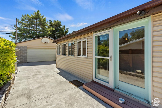 Photo 30 for MLS #2116235 at 1379 W Dupont Ave