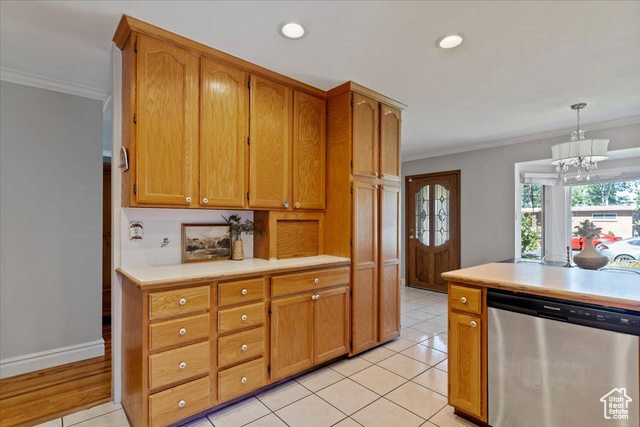 Photo 9 for MLS #2116235 at 1379 W Dupont Ave