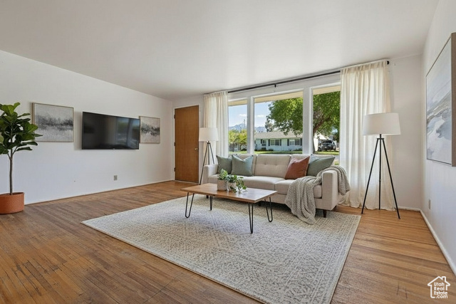 Photo 4 for MLS #2116237 at 1472 W Olive St