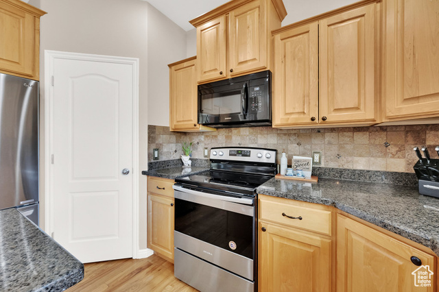 Photo 11 for MLS #2116242 at 923 E Absaroka Ct