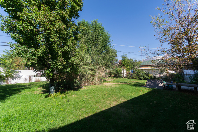 Photo 12 for MLS #2116258 at 915 E Galena Dr