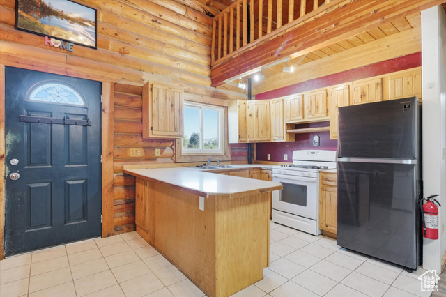 Photo 4 for MLS #2116259 at 371 S 100 East