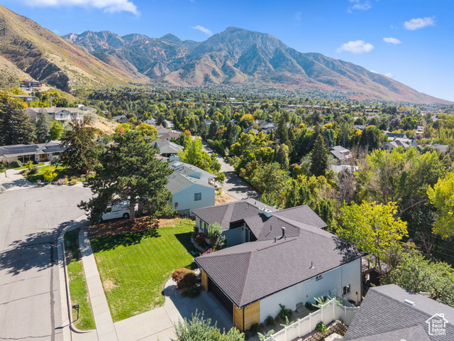 Photo 5 for MLS #2116266 at 3554 E Suniland Cir