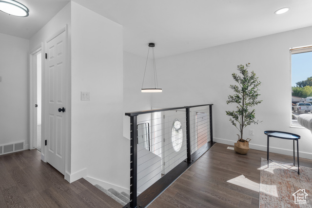 Photo 8 for MLS #2116286 at 3660 W Ashland Cir