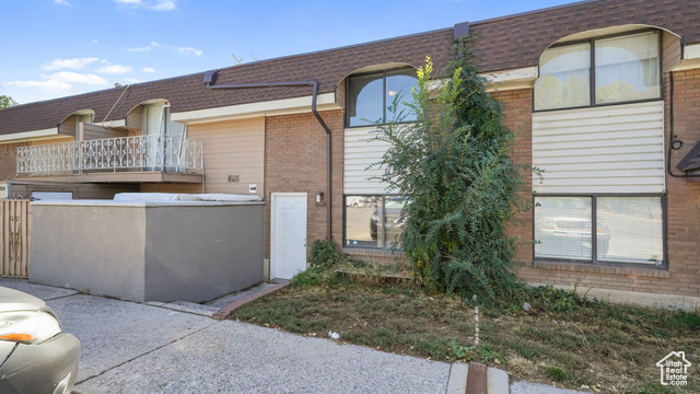 Photo 2 for MLS #2116288 at 1451 S Arthur Dr