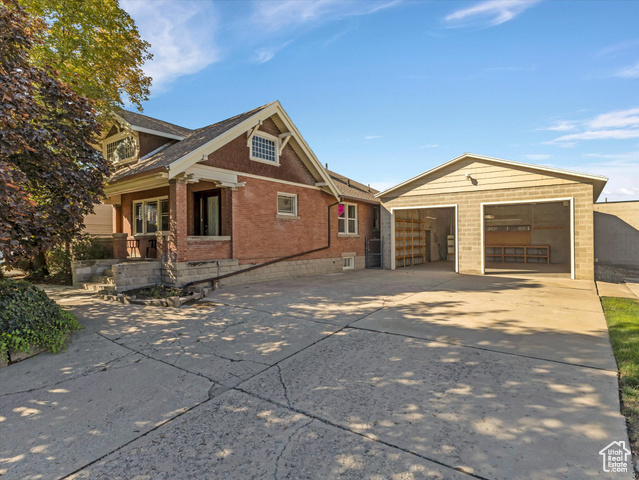 View photos for 4320 S Commerce Dr MLS #2116299 - 4320 S Commerce Dr