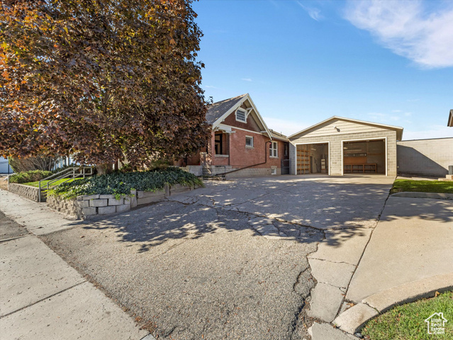 Photo 2 for MLS #2116299 at 4320 S Commerce Dr