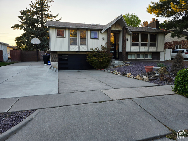 7450 S 2340 E, Cottonwood Heights UT 84121