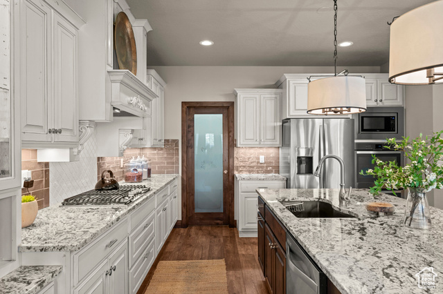 Photo 12 for MLS #2116356 at 587 W Bayhill Dr