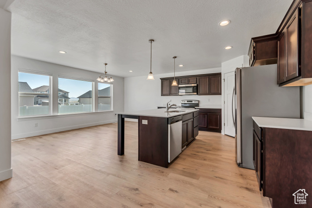 Photo 10 for MLS #2116357 at 188 E Bruin Dr