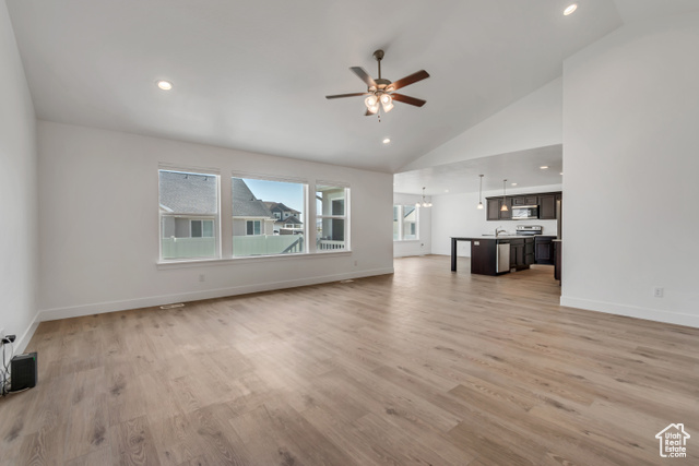 Photo 7 for MLS #2116357 at 188 E Bruin Dr