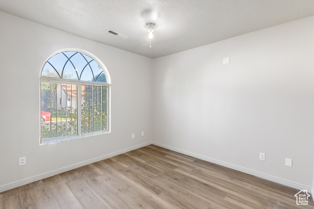Photo 14 for MLS #2116362 at 646 N 2450 East #17