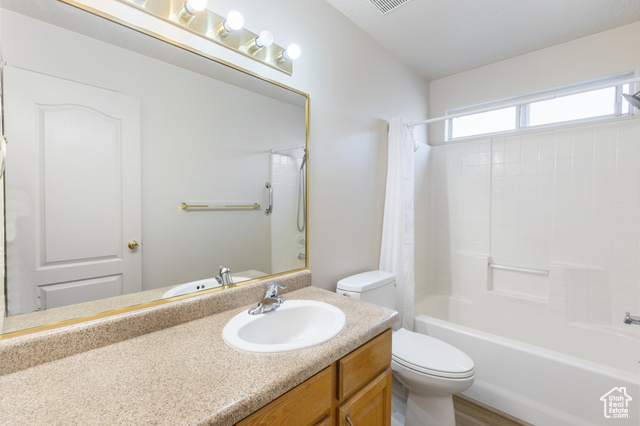 Photo 12 for MLS #2116362 at 646 N 2450 East #17