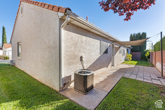 Photo 15 for MLS #2116362 at 646 N 2450 East #17