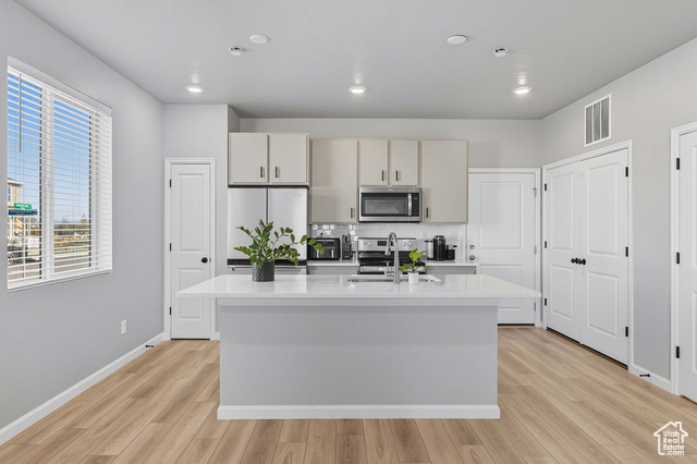 Photo 10 for MLS #2116366 at 71 N Veranda Ct