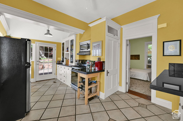 Photo 17 for MLS #2116368 at 681 E 4th Ave