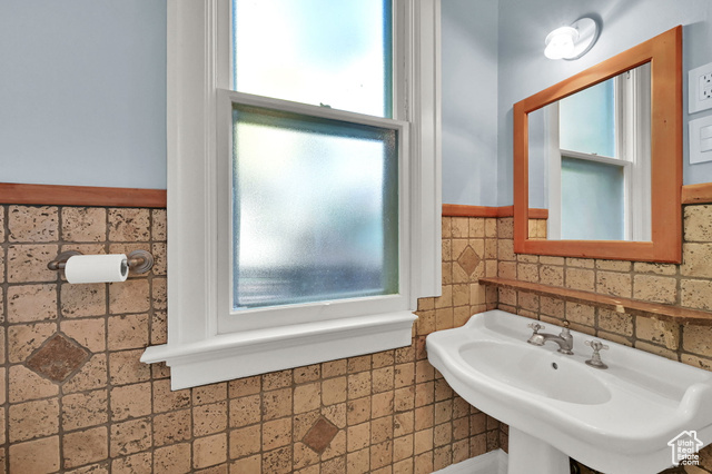 Photo 25 for MLS #2116368 at 681 E 4th Ave