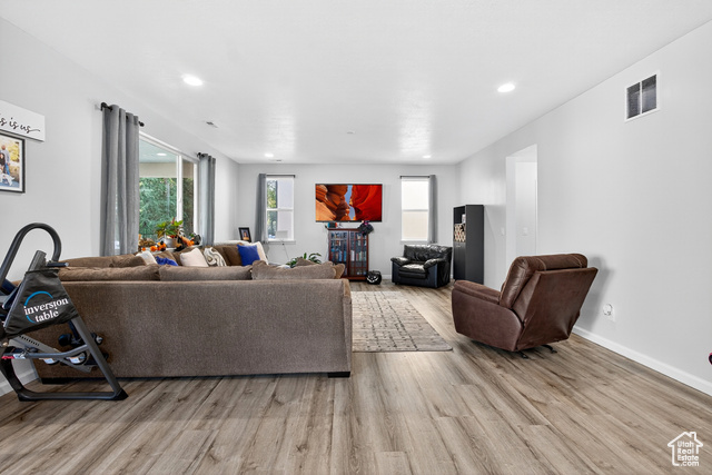 Photo 3 for MLS #2116372 at 1141 S 4700 West
