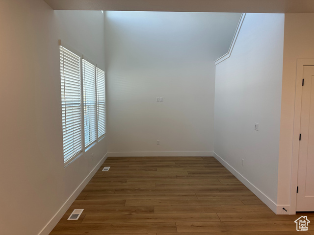 Photo 3 for MLS #2116382 at 289 E Vaughn Ln #14