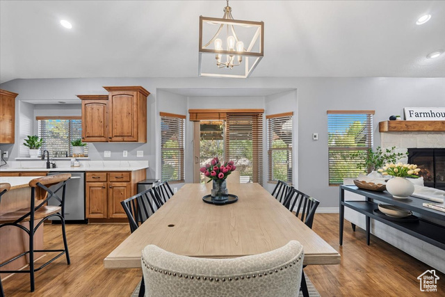 Photo 12 for MLS #2116384 at 439 E Midlake Dr