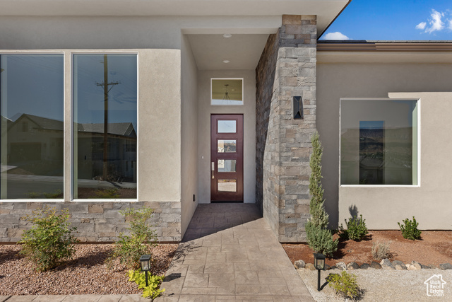 Photo 3 for MLS #2116387 at 1195 N 50 West