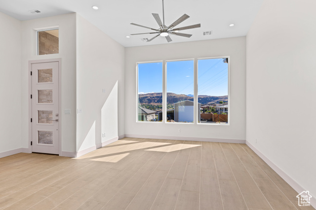 Photo 5 for MLS #2116387 at 1195 N 50 West