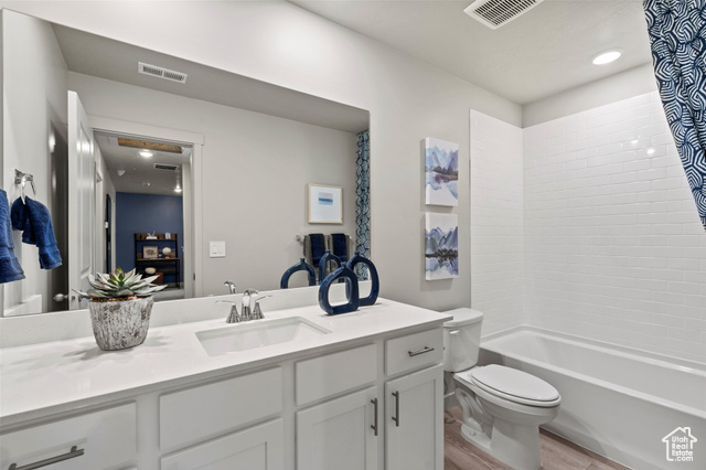 Photo 15 for MLS #2116400 at 3501 N Browning St #1524