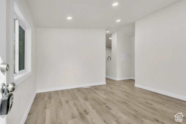 Photo 14 for MLS #2116413 at 612 W 200 North