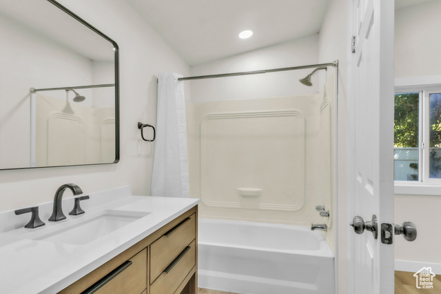 Photo 8 for MLS #2116413 at 612 W 200 North