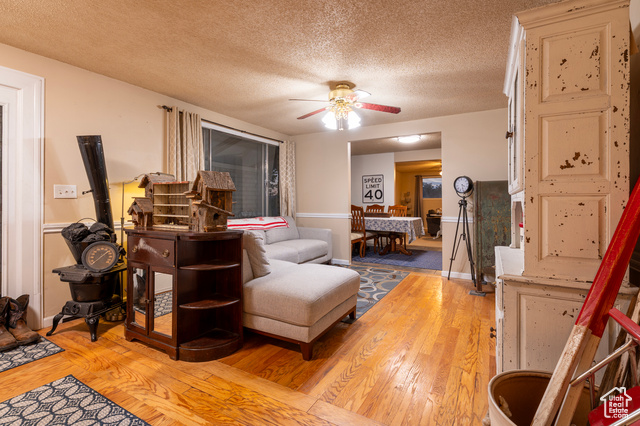 Photo 12 for MLS #2116438 at 983 E Antelope Dr